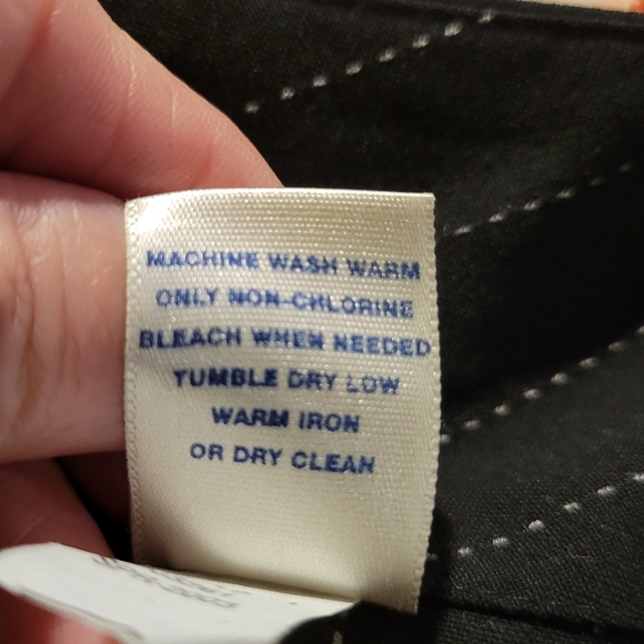 Old Navy Stretch Skirt Pin Striped Front zippered and slit Size 8 - Picture 5 of 12